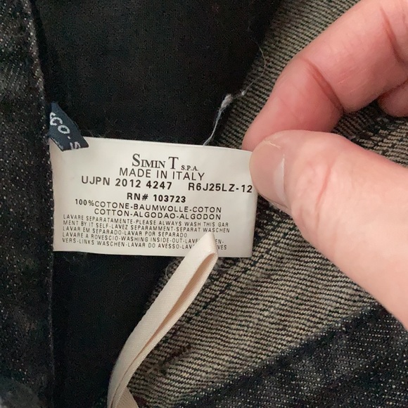 Armani Jeans - Picture 5 of 5